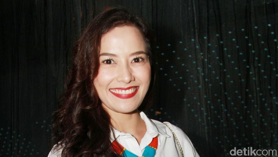 Vonny Cornelia di acara reuni model GADIS Sampul dan Aneka Yess!