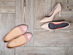 Fetish Aneh, Pria Ini Terangsang dan Masturbasi Saat Cium Aroma Sepatu Wanita