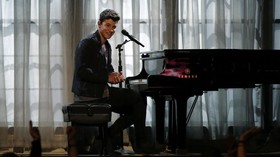 Shawn Mendes Raih Best Artist, Taylor Swift Gagal Menang EMA
