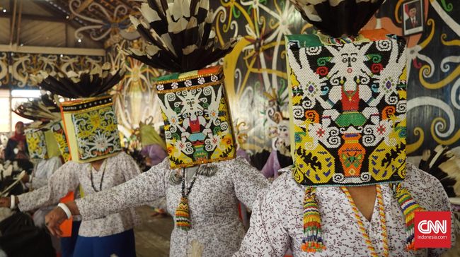 Cara Lung Anai Menjaga Tradisi Panen Pesta panen tidak boleh dilewatkan, meskipun tahun ini ada beberapa warga yang mengalami gagal panen akibat musim kemarau panjang.