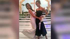 Victoria Beckham Rancang Gaun Pengantin Eva Longoria