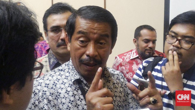 Dirut Lion Air Edward Sirait juga membantah pengurangan frekuensi penerbangan terkait alasan komersial untuk menaikkan harga rute penerbangan yang ada.