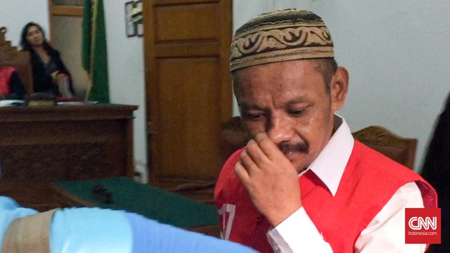 Hakim menghukum Muhammad Rajaram dengan vonis penjara seumur hidup, lebih ringan dibandingkan tuntutan jaksa yang menuntut hukuman mati atas kasus 219 kg ganja.