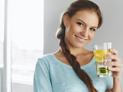7 Cara Detoks Tubuh yang Gampang, Nggak Perlu Diet!