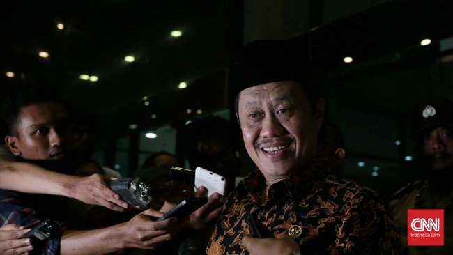 Komisi Yudisial menilai lembaga pengawas eksternal bagi Mahkamah Konstitusi diperlukan untuk menjaga kemandirian para hakim konstitusi.