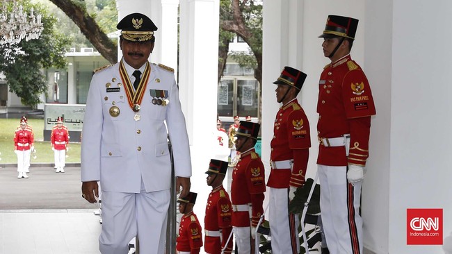Gubernur Kepri Nurdin Basirun ditahan di Rutan KPK selama 20 hari ke depan. Nurdin telah ditetapkan sebagai tersangka suap izin reklamasi.