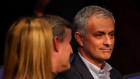 Gaji Mourinho Bisa Gulirkan Liga Indonesia Satu Musim