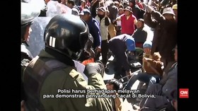 Polisi Bolivia Bentrok dengan Demonstran Penyandang Cacat