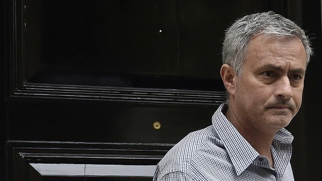 Bukan hanya Thierry Henry dan Rio Ferdinand, bahkan Jamie Carragher pun meyakini Manchester United akan juara di bawah Jose Mourinho.