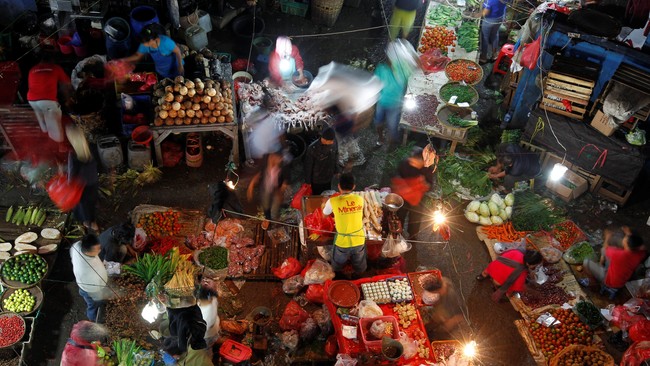 Ekonom memperkirakan harga minyak yang tak bisa diredam pada 2019 akan menyebabkan inflasi bisa menembus angka 4 persen tahun ini.