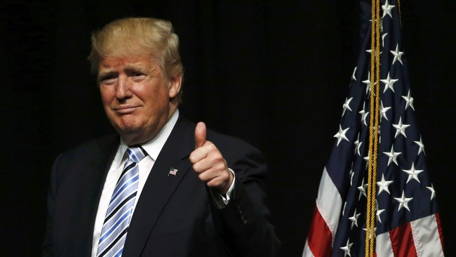 Donald Trump akan melarang pendatang dari negara-negara yang memiliki catatan terorisme masuk AS, termasuk Indonesia, jika dia terpilih presiden.