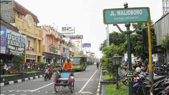 Jalan Malioboro, Yogyakarta. (Gunawan Kartapranata via Wikimedia (CC BY-SA 3.0)