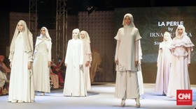 Irna Mutiara, dari Desainer Jadi Guru dan Bidan Mode Indonesia