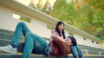 DIBINTANGI BAE SUZY