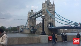 img-title Tanpa Pawang Hujan, Indonesia Tetap 'Menantang' London