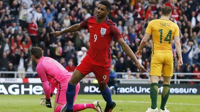 Striker Liverpool, Daniel Sturridge, juga ikut dibawa. Sedangkan gelandang Leicester City, Danny Drinkwater, tak masuk dalam daftar skuat.