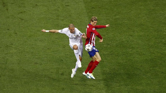 Impian Fernando Torres untuk menyumbangkan gelar bagi Atletico Madrid harus kembali dikubur usai mereka kalah adu penalti lawan Real Madrid.