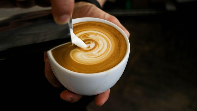 Dalam beberapa waktu terakhir, ramai racikan kopi nyeleneh yang viral di media sosial. Berikut di antaranya.