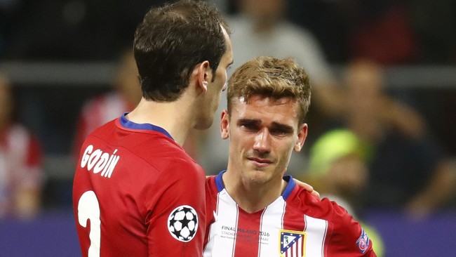 Penyerang Atletico Madrid, Antoine Griezmann, jadi satu-satunya pemain yang gagal mengeksekusi penalti di final Liga Champions tanpa ditepis kiper.