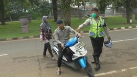 Nyaris Tertabrak Bus Saat OPS Patuh 2016