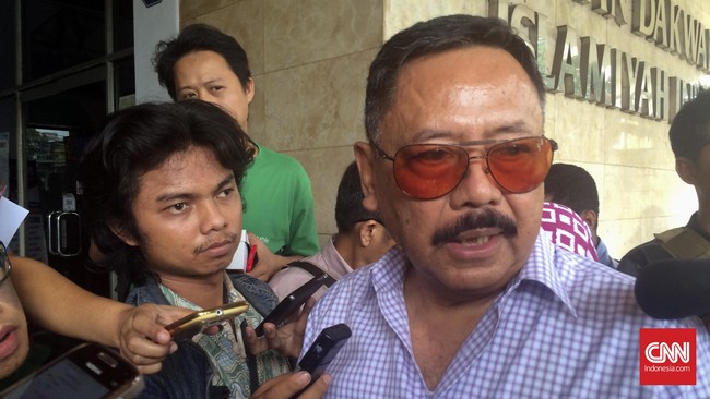 Rekomendasi Simposium 1965 diminta ditahan untuk menunggu Simposium 'Anti-PKI' yang juga bakal mengeluarkan rekomendasi 'tandingan' untuk digabungkan.