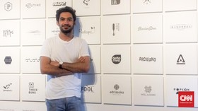 Reza Rahadian Tertantang Panggung Teater