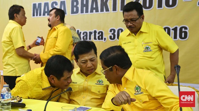 Hal itu ditegaskan pascaputusan rapat pleno yang memutuskan pengembalian jabatan Setya Novanto sebagai Ketua DPR.