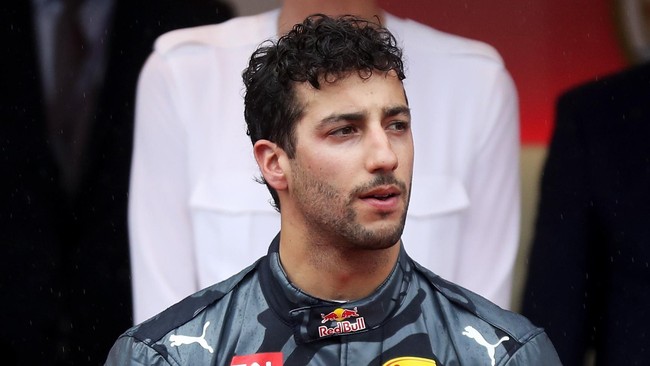 Pebalap Red Bull, Daniel Ricciardo, harus menelan kegetiran, dua kali gagal juara karena kesalahan yang tidak berasal dari dirinya sendiri.