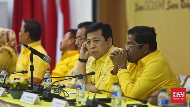 Menurut Ketua Umum Golkar Setya Novanto, dalam 10 hari kerja, jika memang ada pengurus yang dinilai tidak bisa bekerja, maka akan ada pergantian.