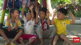Sang Pelestari Dongeng dan Permainan Anak