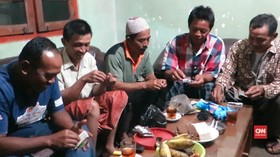 Kala Petani Tembakau Menikmati Hasil Panennya