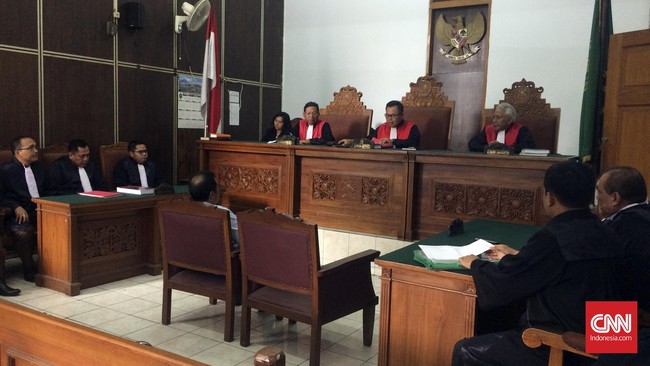 Sidang perkara Ongen harus ditunda karena saat ini masih ada perlawanan dari kuasa hukum tersangka di Pengadilan Tinggi DKI Jakarta.