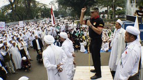 Kivlan Zen Tuding Pemerintah Bangkitkan PKI, Luhut Membantah