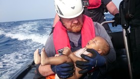 Foto Bayi Tewas Gambarkan Perjuangan Imigran di Mediterania