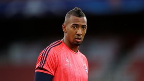 Boateng Tolak Manchester United Lewat Sambungan Telepon