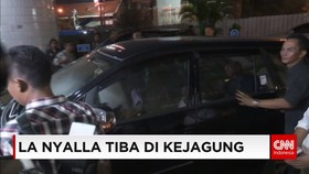 La Nyalla Tiba di Kejagung