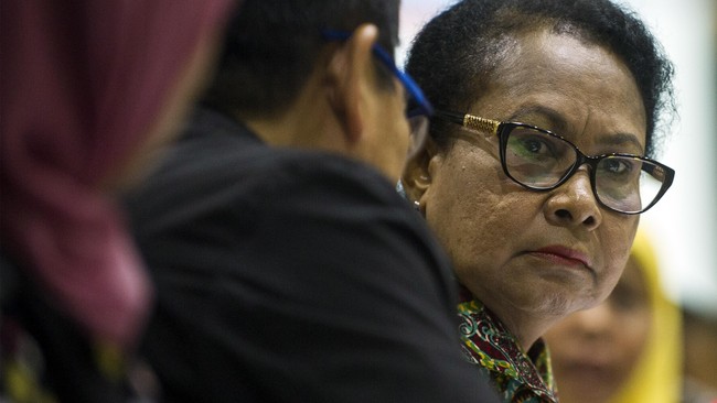 Menteri Pemberdayaan Perempuan dan Perlindungan Anak Yohana Yembise menerima sejumlah laporan mengenai penolakan siswa di sekolah karena perbedaan agama.