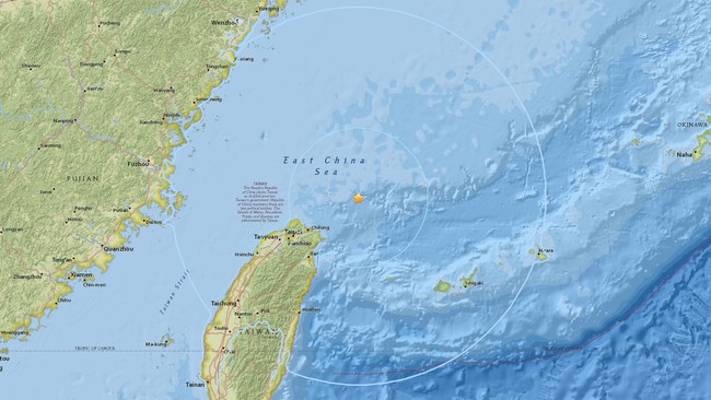 Getaran terasa hingga ibukota Taipei, belum ada laporan korban akibat bencana ini.