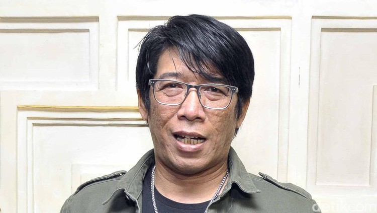 Setelah banjir di awal tahun 2020 lalu, ternyata 6 mobil milik Parto rusak hingga tak bisa dipakai. Sedangkan biaya servis 2 lainnya habiskan dana ratusan juta.