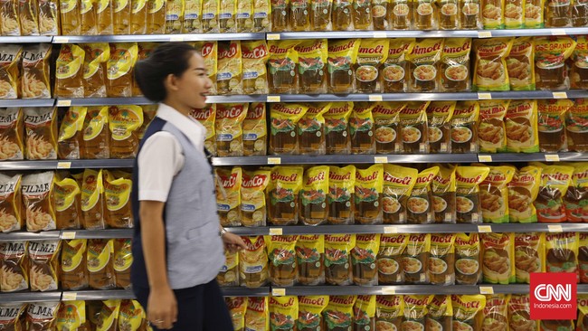 Kemendag memberikan 30 ribu data distributor ke polisi untuk mengusut dugaan keberadaan mafia dalam kelangkaan minyak goreng belakangan ini.