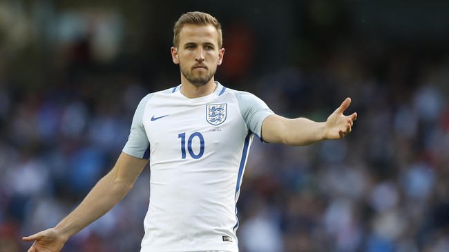 Harry Kane menjadi penendang sepak pojok saat Inggris melawan Rusia di Piala Eropa 2016. Pantaskah Kane sebagai juru gedor utama mengambil tugas itu?