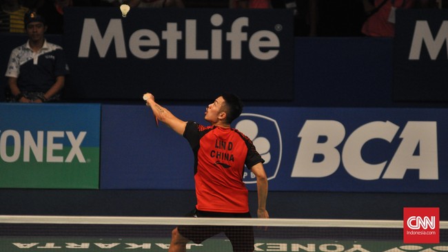 Lin Dan langsung berlalu tanpa berhenti di mixed zone untuk memberikan komentar tentang jalannya duel melawan Jonatan Christie.