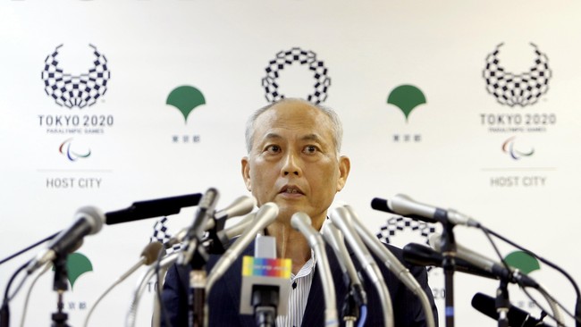 Gubernur Tokyo Yoichi Masuzoe dikecam karena memboroskan anggaran kota dalam perjalanan dinasnya, termasuk terbang di kelas pertama dan kamar hotel mewah.