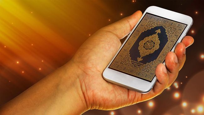Seiring perkembangan teknologi, Al Quran ada yang dibuat versi digital. Bagaimana hukum membacanya dalam Islam, dan apakah perlu wudhu terlebih dahulu?