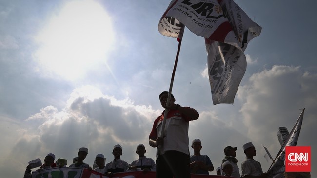 Selain mengurangi jumlah sanksi administratif, Perppu Ormas juga meniadakan pelaksanaan upaya persuasif.