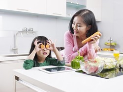 Studi: Anak yang Bantu Pekerjaan Rumah Tangga Lebih Berpeluang Sukses