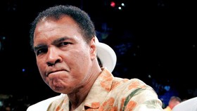 Saat Muhammad Ali Traktir Sarapan 100 Warga Jakarta