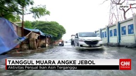Jebolnya Tanggul Muara Angke