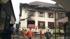 Gedung Kejati Jawa Barat Dilalap Api, Diduga Sengaja Dibakar