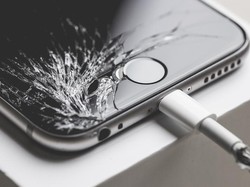 Kesal Gaji Tak Bayar, Buruh Ngamuk Sampai Rusak Pabrik iPhone